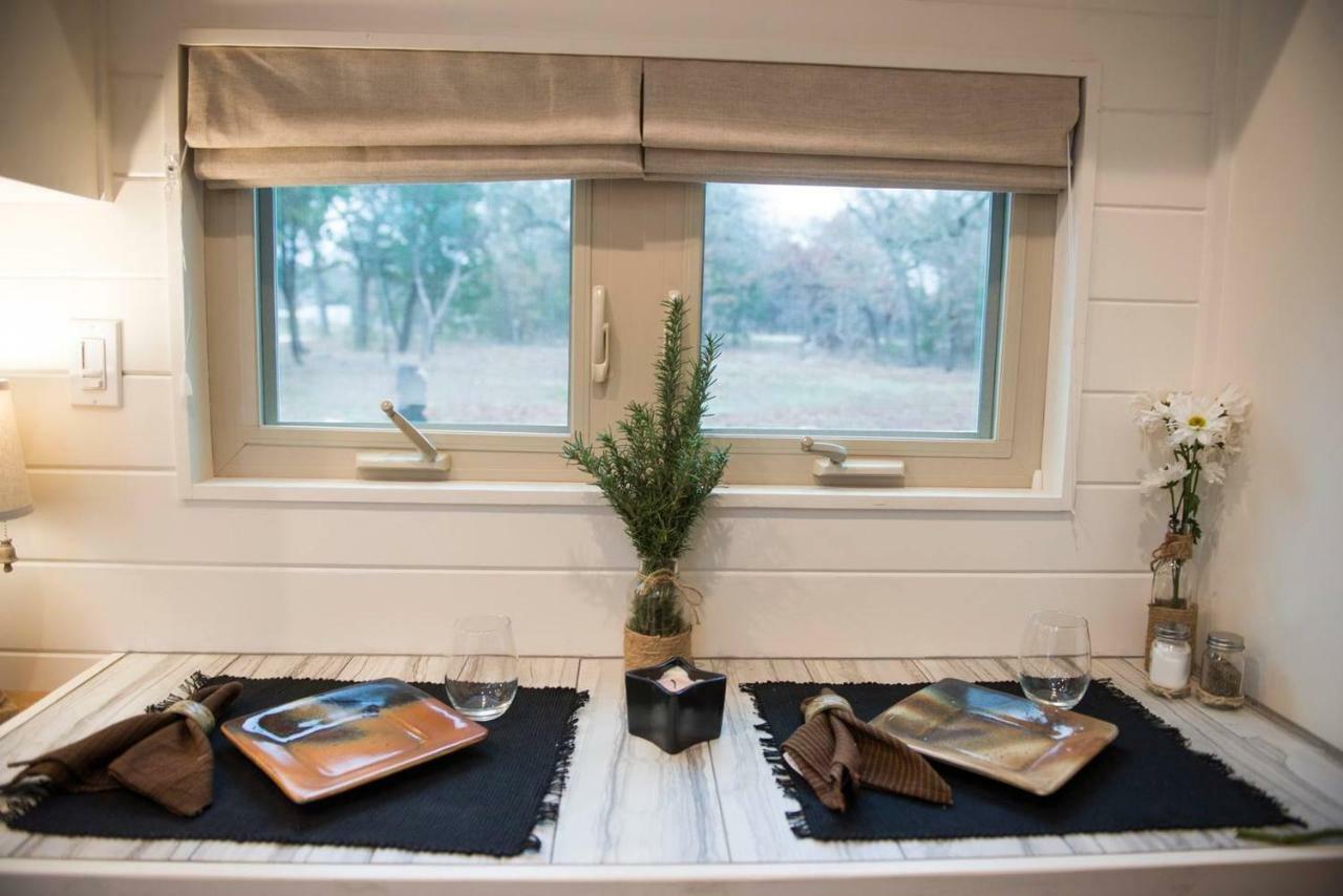 Montana Escape Elegant Tiny House In Waco Near Magnolia Βίλα Εξωτερικό φωτογραφία